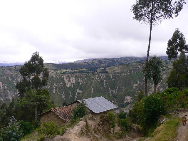 ecuador-chugchilan-look-back-at-quilotoa.JPG