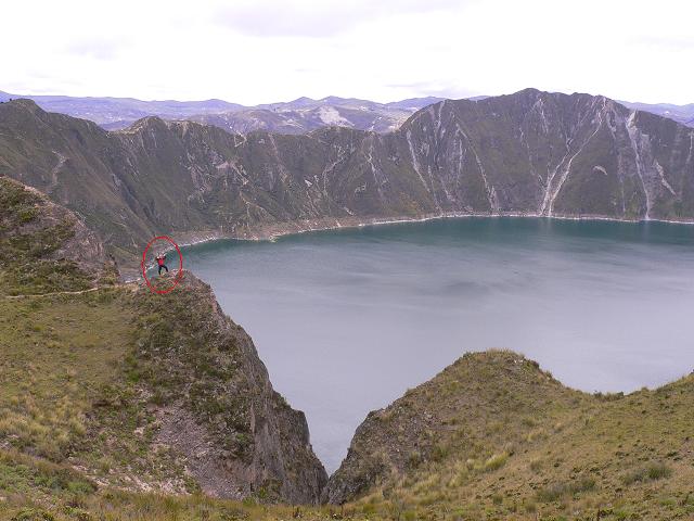 ecuador-quilotoa-craters-edge.JPG