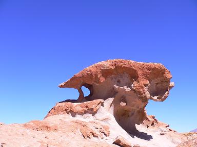 bolivia-salar-crazy-rock.JPG