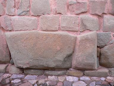 peru-cuzco-12-sided-rock.JPG