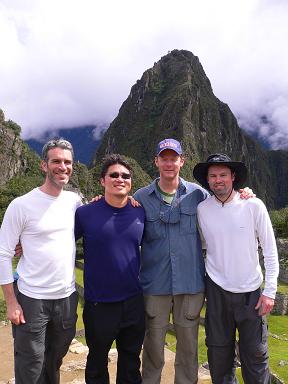 peru-machu-picchu-boyz.JPG