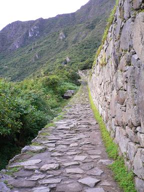 peru-machu-picchu-path.JPG