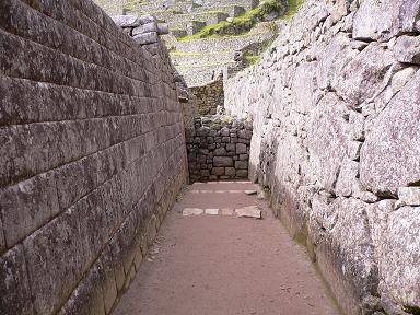 peru-machu-picchu-straight-stone-work.JPG