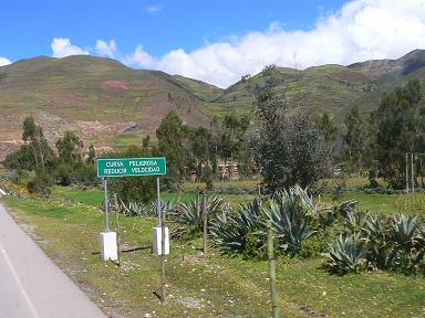 peru-puno-road-to-puno.JPG