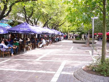 arg-mendoza-main-street.JPG